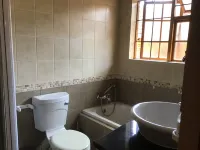 Cozy 2Br 2Br Townhouse Netflix Private Parking Great Location!