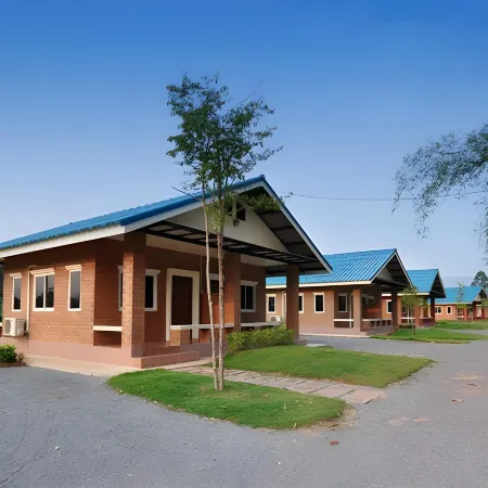 I Din Lake View Resort Nakhon Nayok Отели рядом с достопримечательностью «Водопад Ланрак»