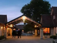 Bentleys Motor Inn فنادق في 