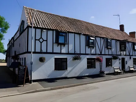 The Wishing Well Отели рядом с достопримечательностью «Birchgrove Garden Centre»