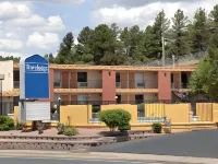 Kings House Motor Hotel Hotels near lululemon
