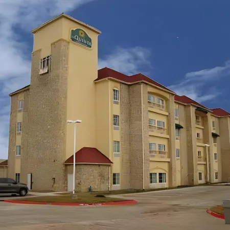 La Quinta Inn & Suites by Wyndham Mansfield TX