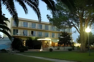 Hôtel Spa Restaurant la Madrague  호텔