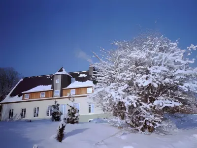 Landhotel Gutshof Hotels near Burg Stein