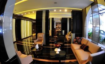 Lancaster Raouche Hotel