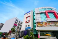 Fabhotel Royal Residency II Отели рядом с достопримечательностью «Бирла Мандир»