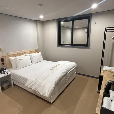 Daegu Dongdaegu Station Royal Hotel Отели рядом с достопримечательностью «Железнодорожная станция Тэгу»