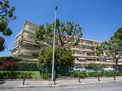 Le Ponant Các khách sạn gần Saint-Laurent-du-Var Station