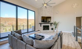 LaFollette Home Community Pool and Mountain Views!