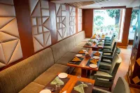 The Fern Surya Resort Dharampur, Kasauli Hills, Series by Marriott - 朝食