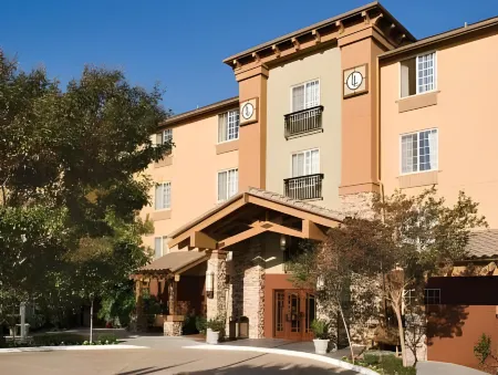 Larkspur Landing Extended Stay Suites Pleasanton Отели рядом с достопримечательностью «Click Art Museum»