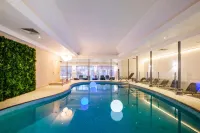 Felbridge Gatwick Hotel & Spa - Pools