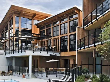 Brentwood Bay Resort & Spa