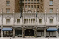 Club Quarters Hotel in Houston Hotel dekat Market Square Clock Tower
