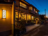 Hamanoji-Rinkoan Hotels near Kumihama Station