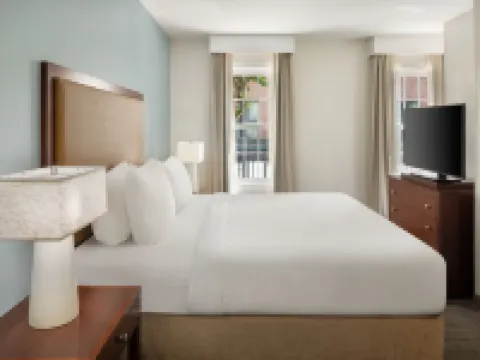 เรสซิเดนซ์ อินน์ บาย แมริออท ซาวันนาห์ ดาวน์ทาวน์/ฮิสทอริก ดิสทริกต์ โรงแรมในซาวานนาห์