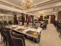 Hotel Lavish Inn - ห้องครัว