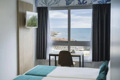 Alda Coruñamar Hotels near Monte De San Pedro