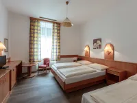 Hotel Admiral Hotels near Museumsquartier Metro Stop