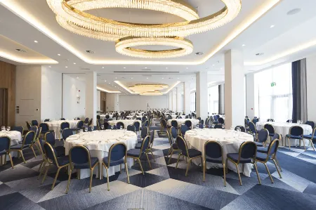 Makedonia Palace Отели рядом с достопримечательностью «Влатадон»