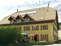 Hôtel de l'Aigle Các khách sạn gần Môtiers waterfall