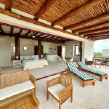 Beach Front Hotel Boutique DK House