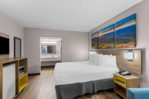 Days Inn by Wyndham Clayton - Wifi