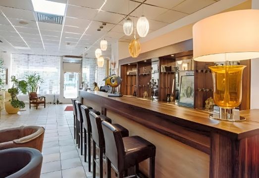 1. 알퍼 호텔 암 ..