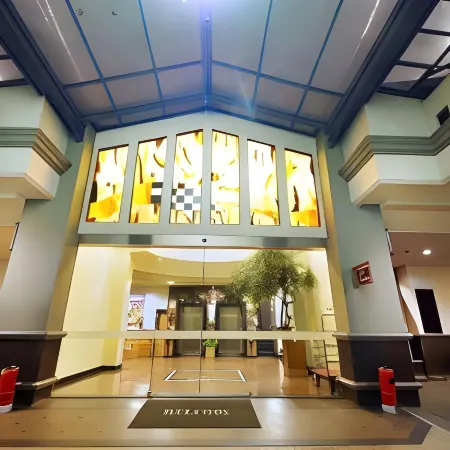 Tematik Hotel Pluit Отели рядом с достопримечательностью «Торговый центр Pluit Junction»