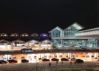 Jakarta Airport Hotel Hotels near STMIK Raharja