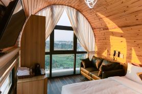 LuckyStar Hotel