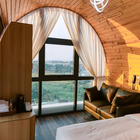 LuckyStar Hotel