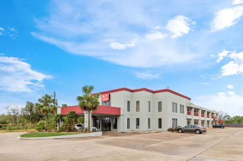 Econo Lodge Inn & Suites Channelview - Houston East