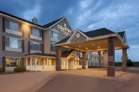Country Inn & Suites by Radisson, Mankato Hotel and Conference Center, MN Hotel in zona Old Main