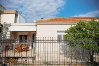 Betty's 4 Seasons in Agria Hotels in Agria