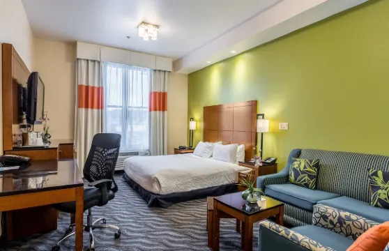 阿拉莫戈多萬楓酒店及套房