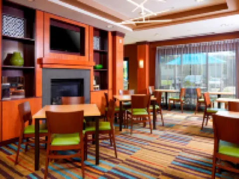 Fairfield Inn & Suites Cumberland Hotels in Cumberland