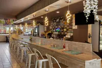 Travelodge by Wyndham Monterey Bay - bar
