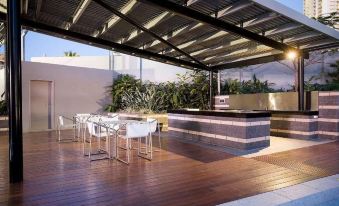 Circle on Cavill - Hosted by Coastal Letting Co.