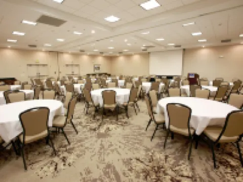 แฮมป์ตัน อินน์แอนด์สวีทส์ บอยซี/นัมปา แอท เดอะไอดาโฮเซ็นเตอร์ โรงแรมในแนมปา