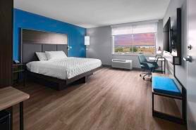 Tru by Hilton Goodyear Phoenix West