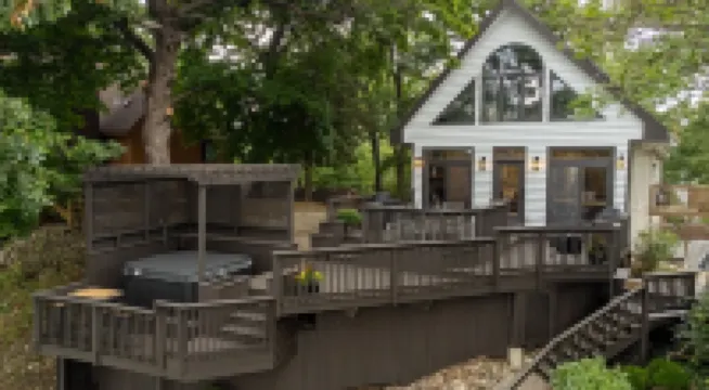 Waterfront Adventure & Relaxation: Kayaks, Sup, and Hot Tub on Site Hotels in Twin Lakes