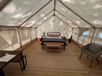 Valley Overlook - Glamping Tent N2 - the heart of Cuyahoga Valley National Park Hotel dekat Funny Stop Comedy Club