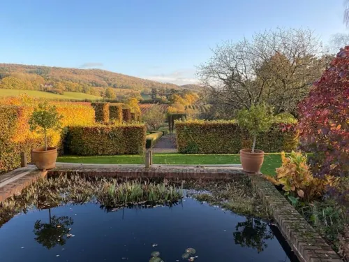 Wonderful rural idyll with glorious views and Yamaha baby grand piano Hotels in Ledbury