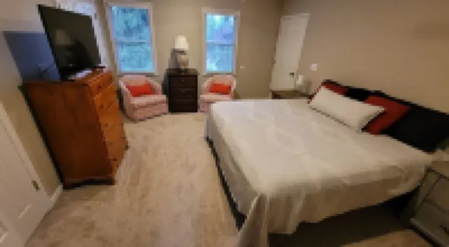 Quiet 1/1 in Historic Village of Milan, OH just minutes away from Cedar Point Hotels in Milan Township