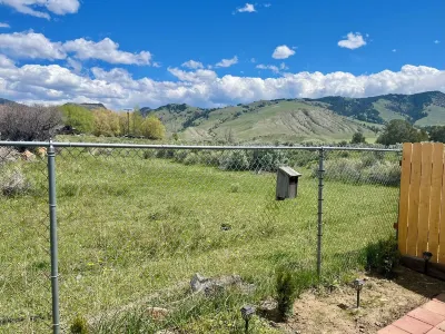 North Entrance Yellowstone Cabin 루즈벨트 아치 주변 호텔