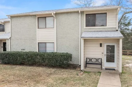 Wellspring Townhome - King Bed Suite minutes from Texas A&M