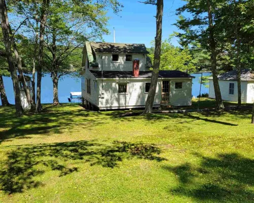 "Uptacamp" feel, true Maine style Camp Hotels in Lincolnville