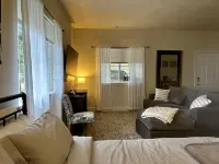 Sonia's Guest Suite in Montesano -Gateway to Olympic National Park Lake Sylvia State Park附近的飯店