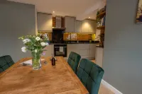 The Old Stables - Luxury Dartmouth town centre apartment w/ parking permit